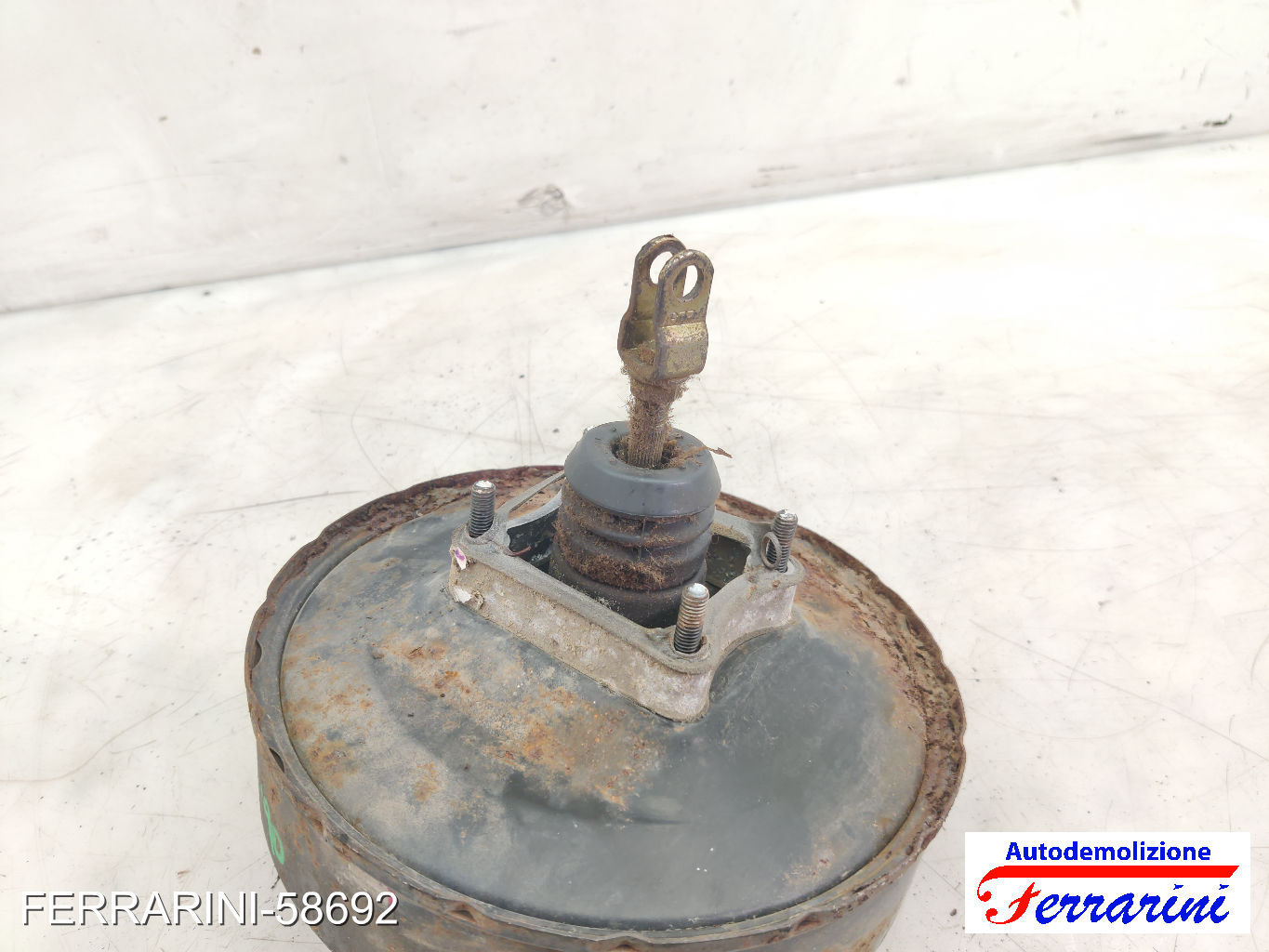 Servofreno MITSUBISHI PAJERO 1 L04G, L14G 2.5 TD 1989-1990 MB534873, MB534872