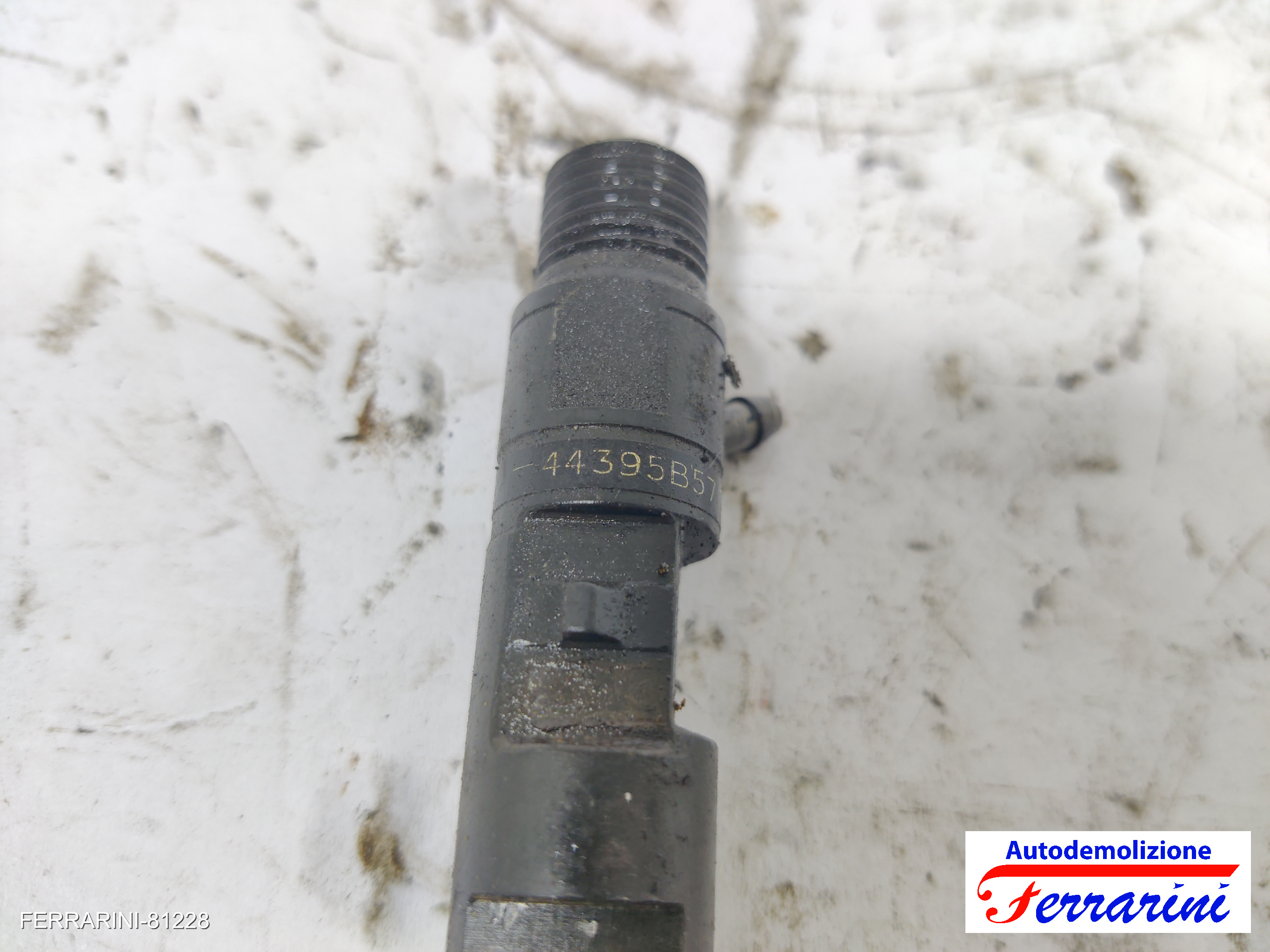 Iniettore NISSAN MICRA 3 K12 1.5 DCI 2003-2010 8200240244, 0906D120F54, 15DOBOA 7