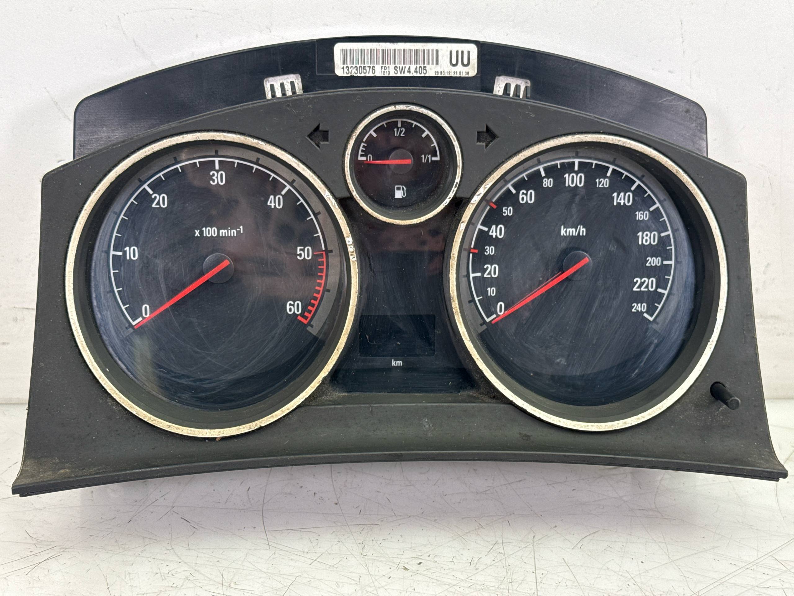 Quadro Contachilometri OPEL ASTRA H A04 1.9 CDTI 16V 2004-2010 13230576, 3024902