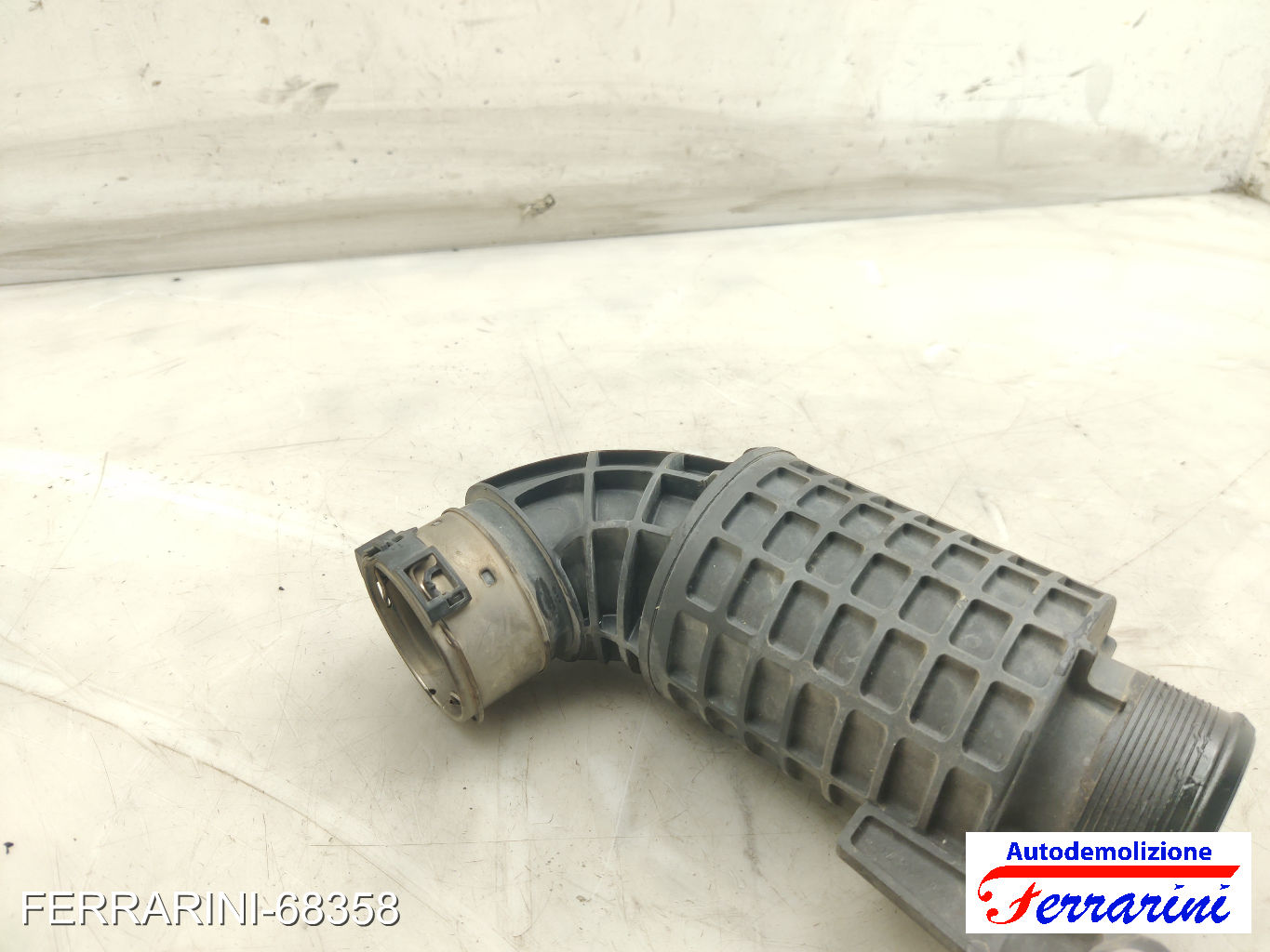 Tubo aria aspirazione BMW X1 F48 SDRIVE 18D 2015-2023 13718513943, 13718511377