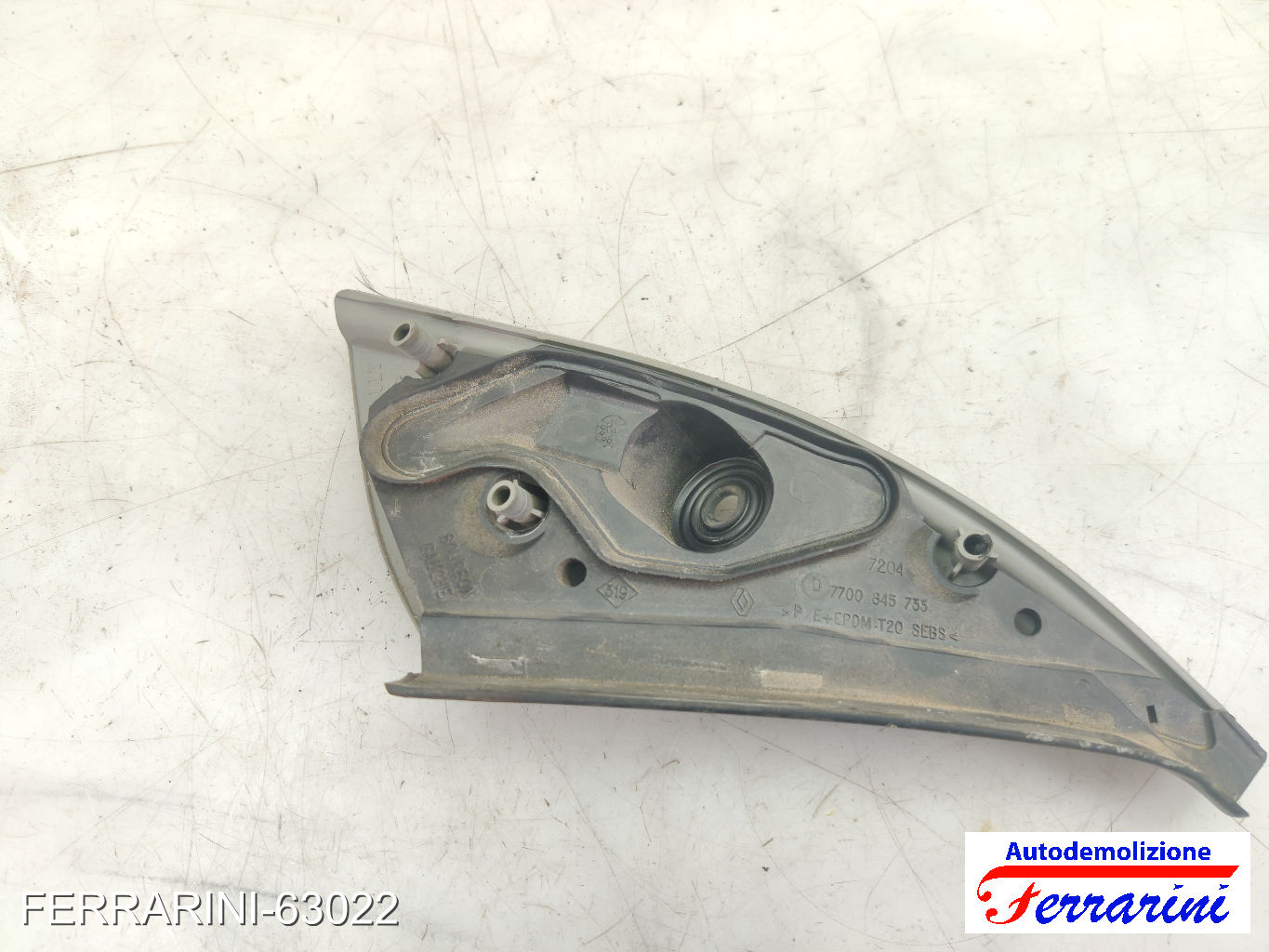 tappo interno Specchietto sinistro RENAULT CLIO 2 BB, CB 1998-2010 7700845733