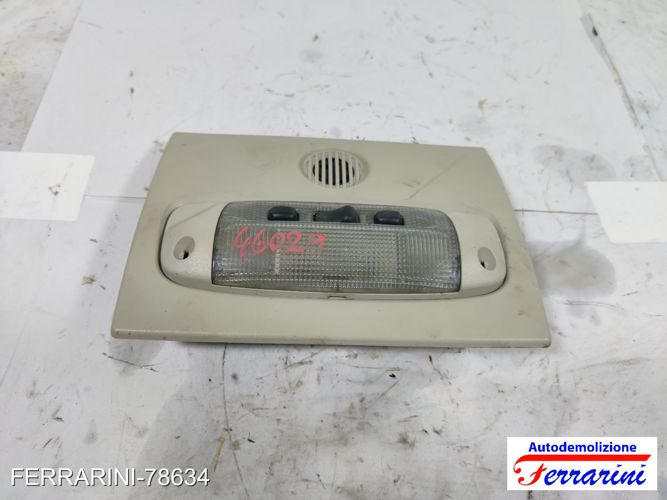 Plafoniera FORD FOCUS 2 SW DA, DS, FFS 2004-2012 anteriore, frontale centrale