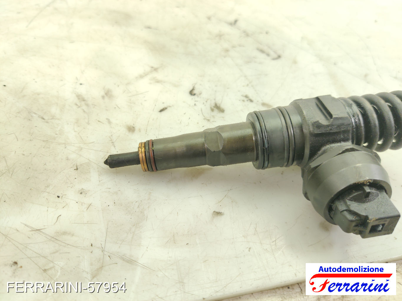 Iniettore VW PASSAT VARIANT 3C5 2.0 TDI 2005-2009 038130073BQ, 0414720302