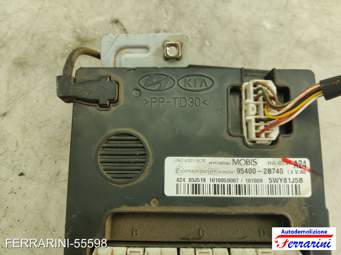 Centralina Comfort HYUNDAI SANTA FE 2 CM 2.0 CRDI 4X4 2010-2012 954002B740