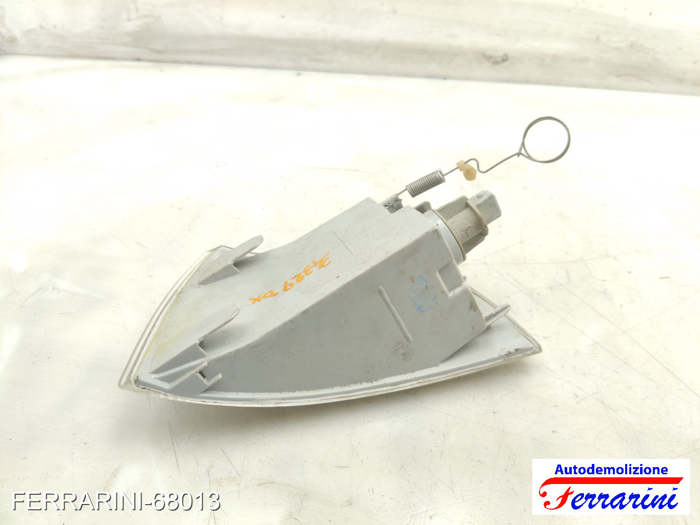 Freccia Direzionale FIAT PUNTO 176 1993-1999 46402657, 7732499