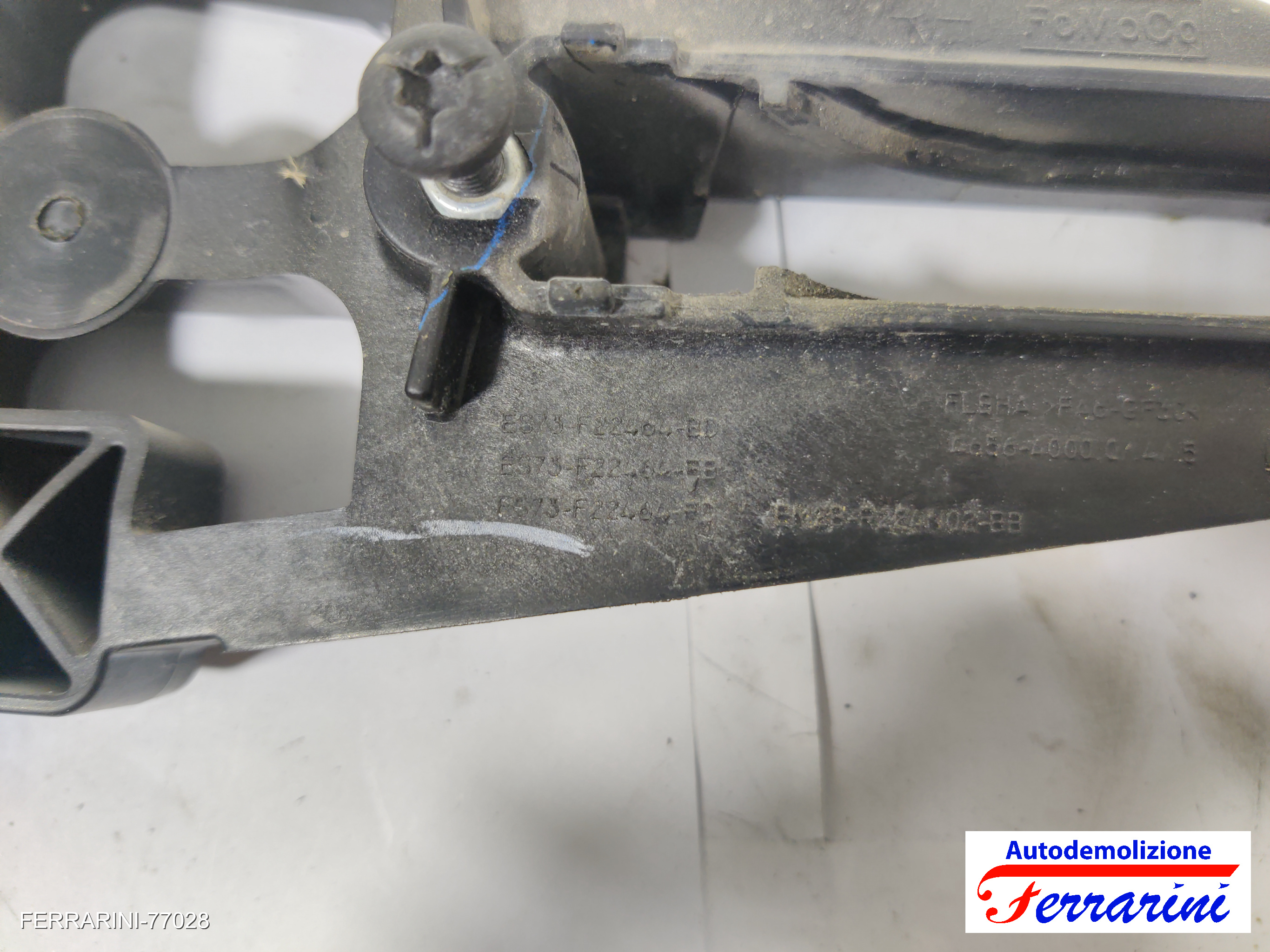 Supporto Maniglia Esterna FORD EDGE 2015-2018 destro, dx, posteriore, post