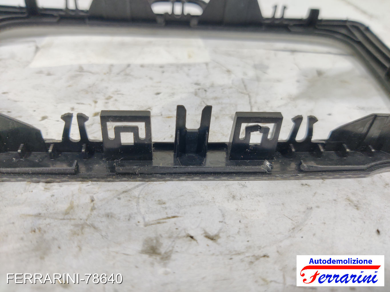 cornice stereo Consolle Centrale Cruscotto FORD FOCUS 2 SW DA, DS, FFS 2004-2012
