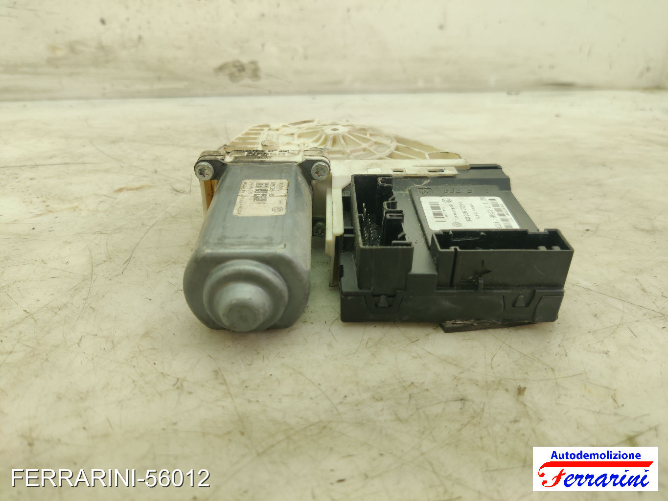 Alzavetro VW GOLF 5 1K1 2003-2008 destro, dx, frontale, anteriore 1K0959792H