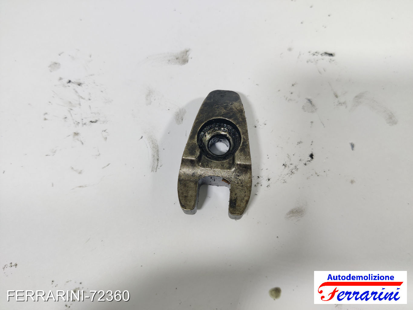 F6JB staffa fermo iniettori FORD FIESTA 5 JD, JH 1.4 TDCI 2001-2008 1488994