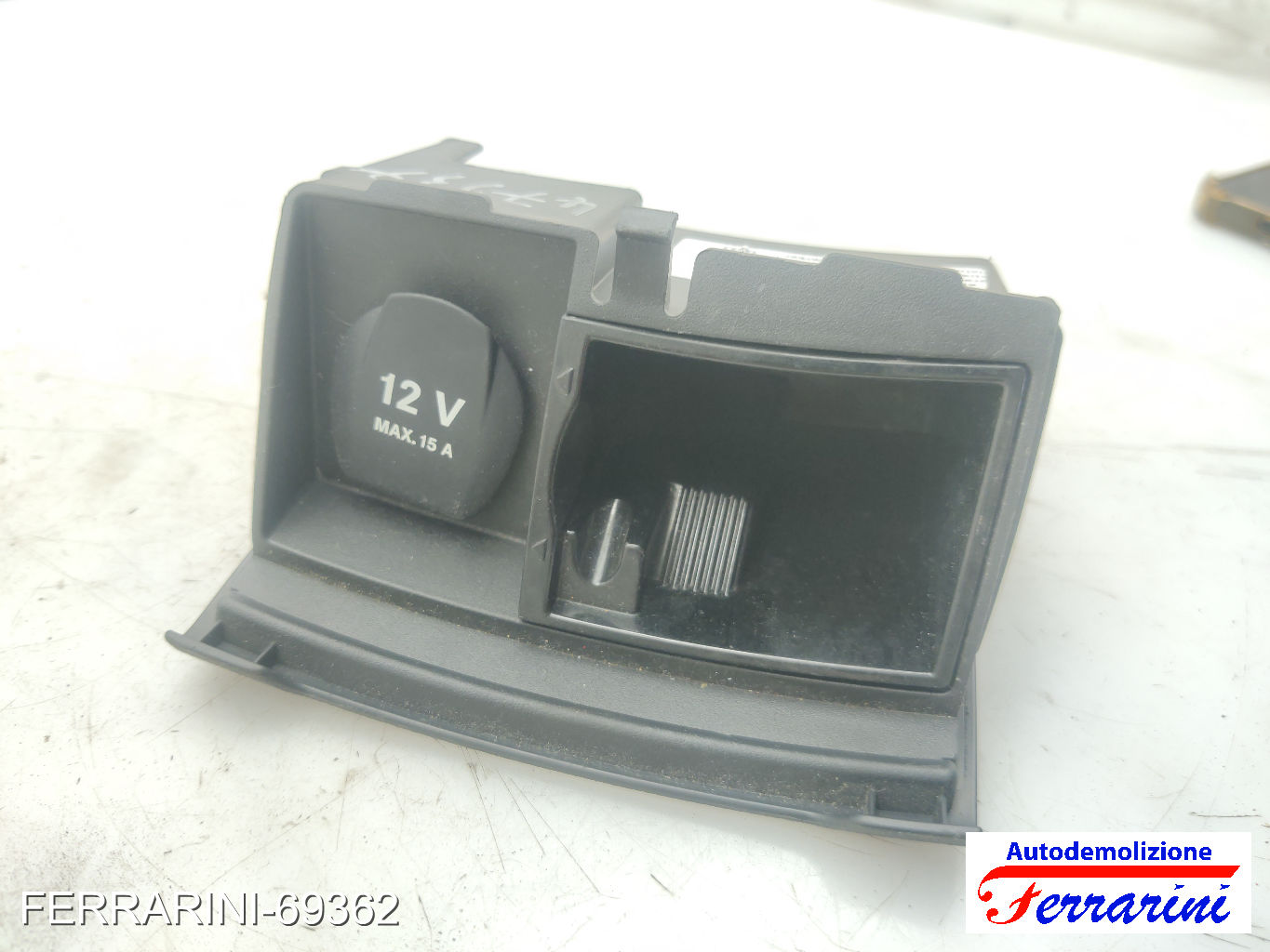 Posacenere MERCEDES CLASSE B W242, W246 2011-2014 A2466800250, 1229438C, 47937