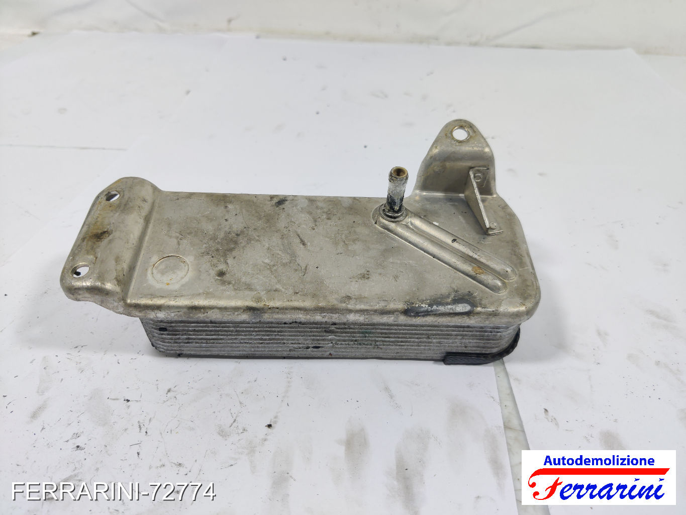Scambiatore Acqua Olio MERCEDES CLASSE C W203 C 200 CDI 2000-2003 6111880301