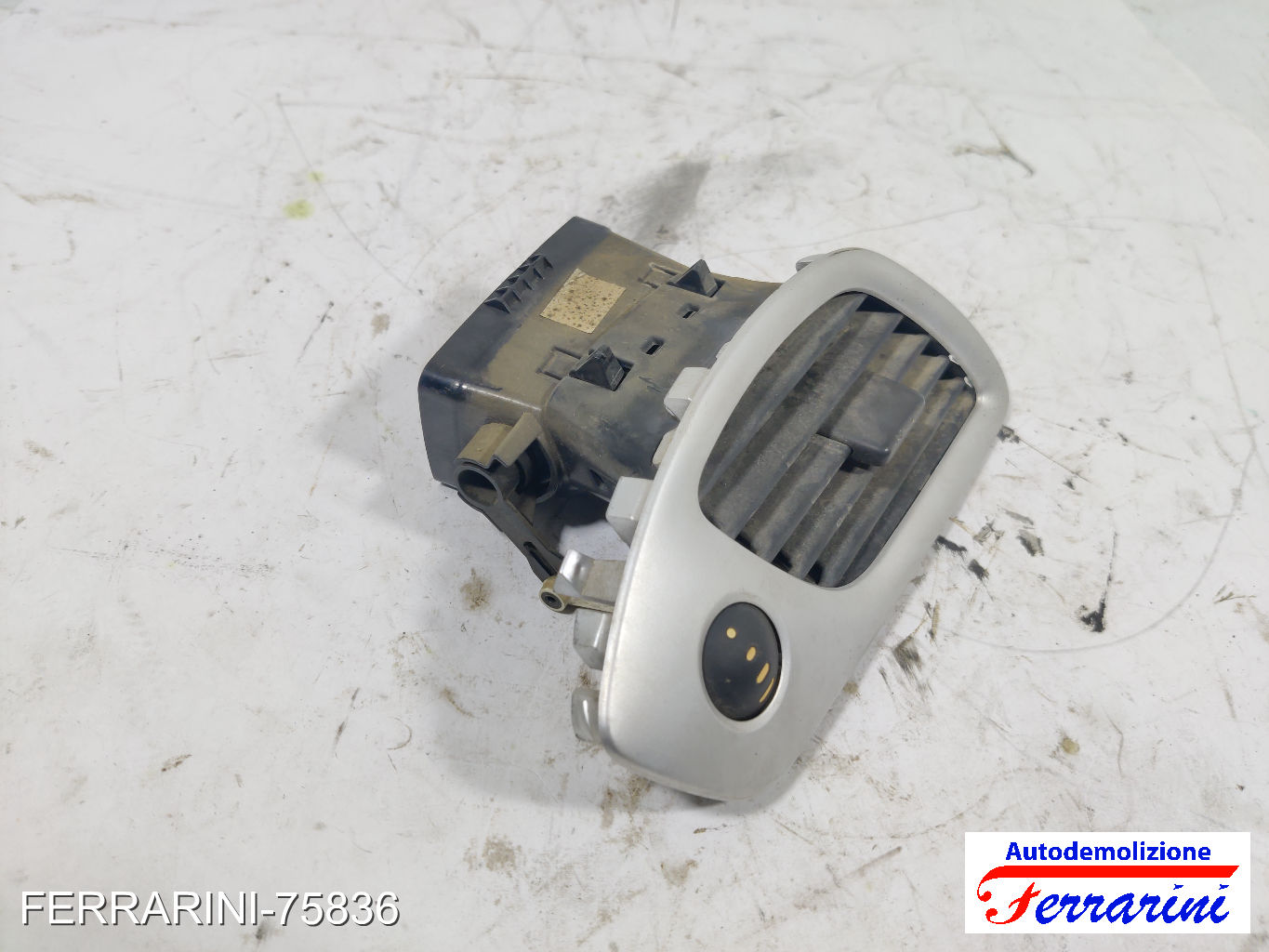 Bocchetta Areazione RENAULT SCENIC 3 JZ0/1 2009-2023 sinistra, sx, frontale 4