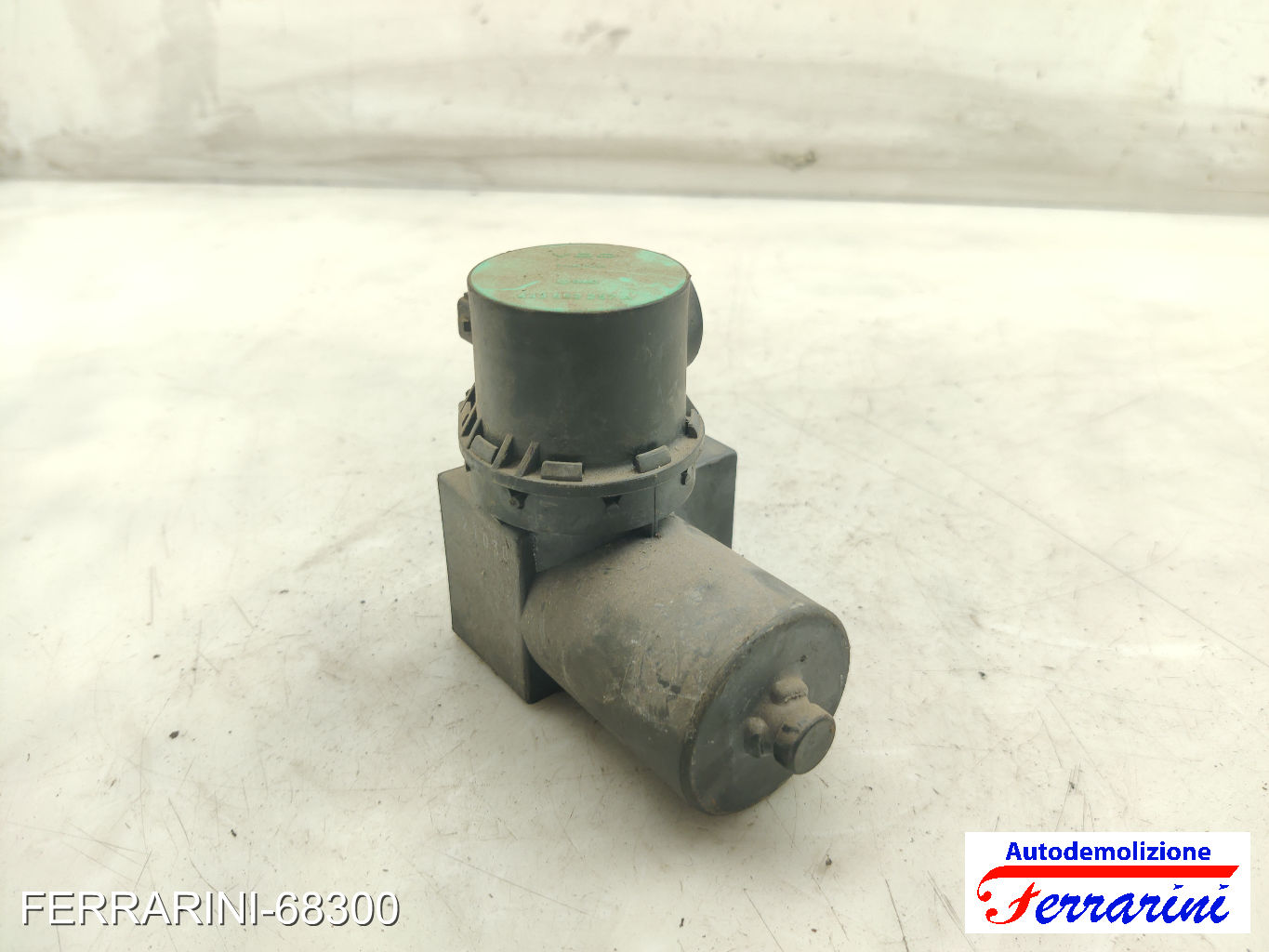 Compressore Chiusura Centralizzata VW GOLF 2 19E, 1G1 1983-1991 443862257A