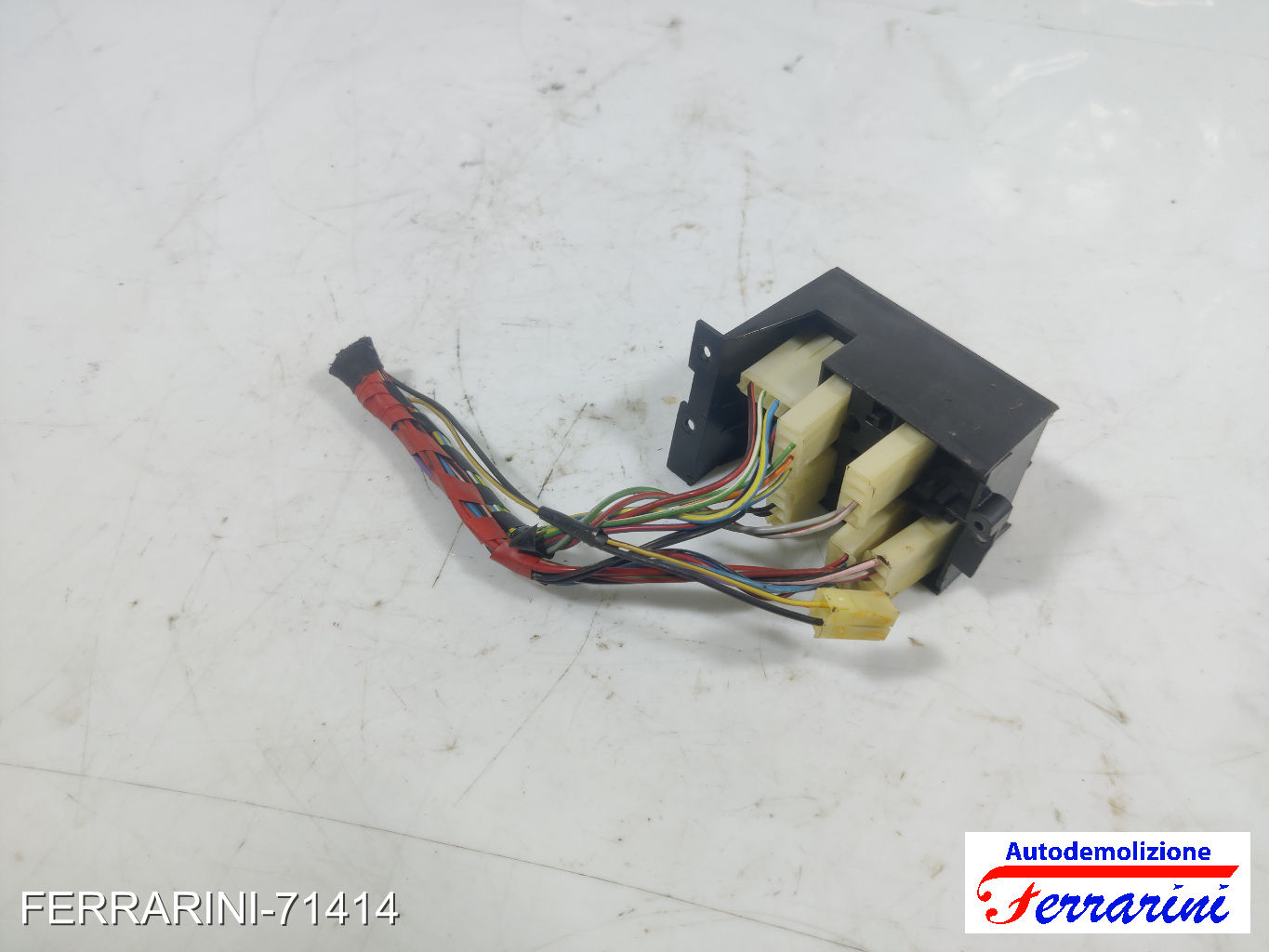 Pulsantiera comando luci quattro frecce FIAT PANDA 141 1992-1996 713548010