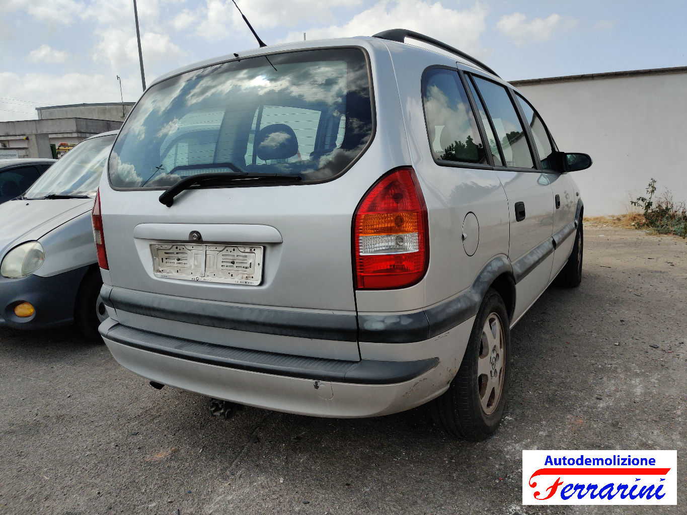 Opel Zafira A 82