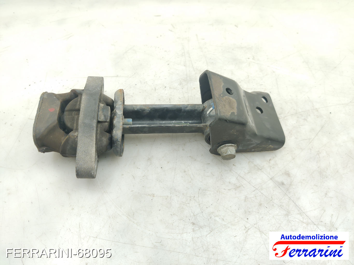 Supporto Motore MAZDA 6 SW GY 2.0 DI 2002-2005 GJ6A39040B, GJ6A39040A, GJ6A39040