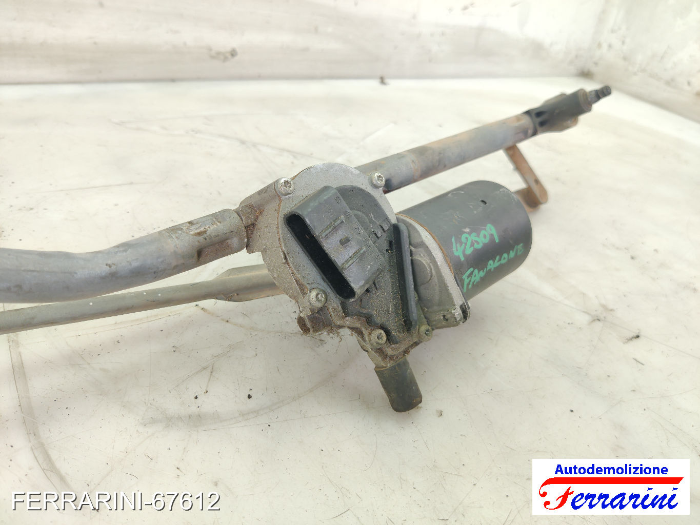 Spazzacqua Motorino Tergicristallo FIAT PUNTO 188 1999-2010 anteriore, frontale 9